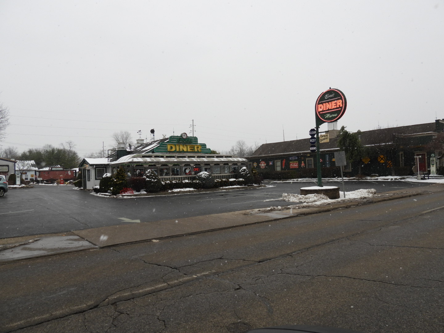 Rhondas Emerald Diner Hubbard Ohio